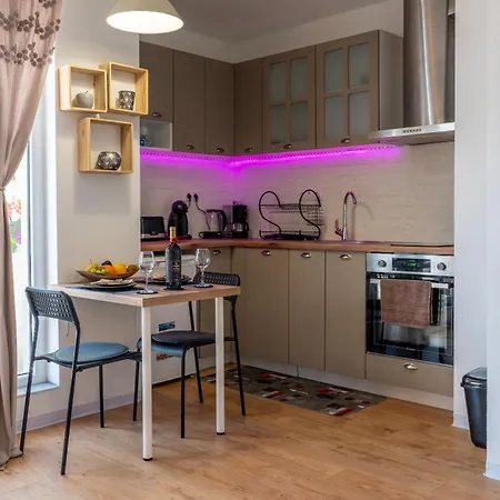 Charming With Parking - 5min To The