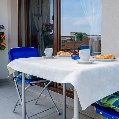 Apartmán Charming With Parking - 5min To The Burgas City