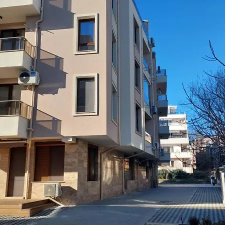 Apartmán Charming With Parking - 5min To The *